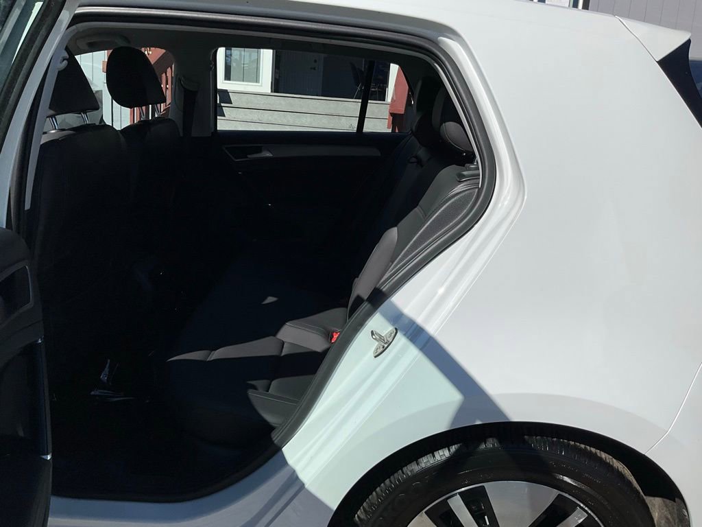 Used 2015 Volkswagen e-Golf SEL Premium image 7