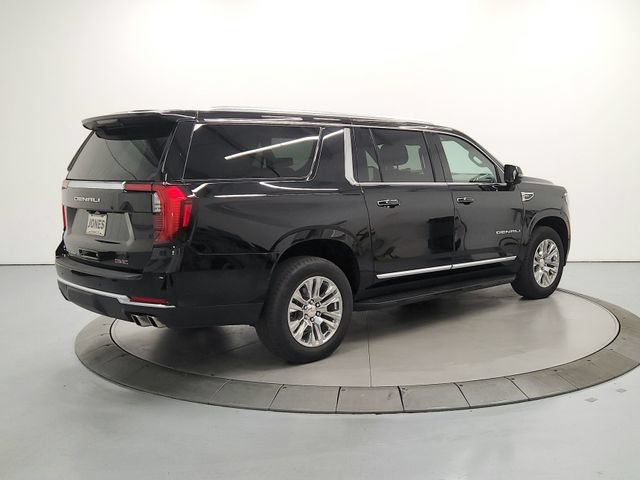 Used 2025 GMC Yukon XL Denali AWD/4WD image 8