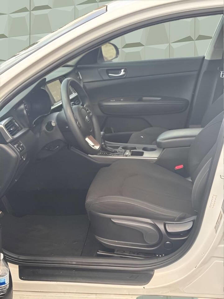 Used 2020 Kia Optima LX image 12