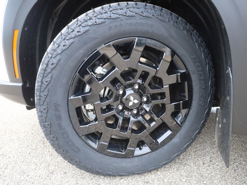 New 2025 Mitsubishi Outlander Trail Edition image 16