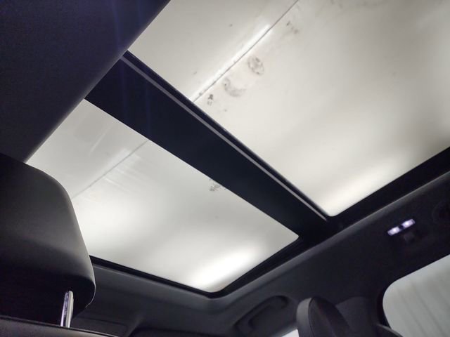 Used 2022 Ford Explorer XLT w/ Equipment Group 202A image 17