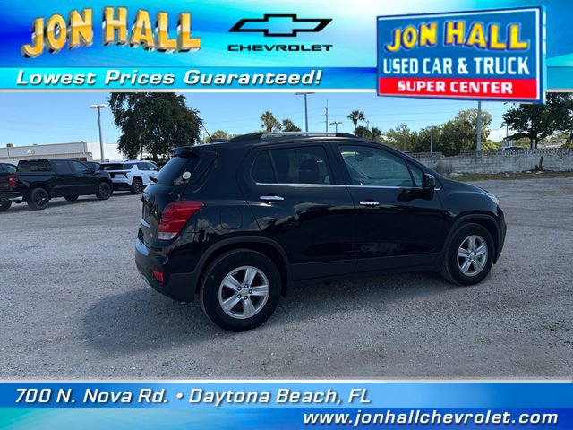 Used 2017 Chevrolet Trax LT w/ LT Convenience Package FWD image 12