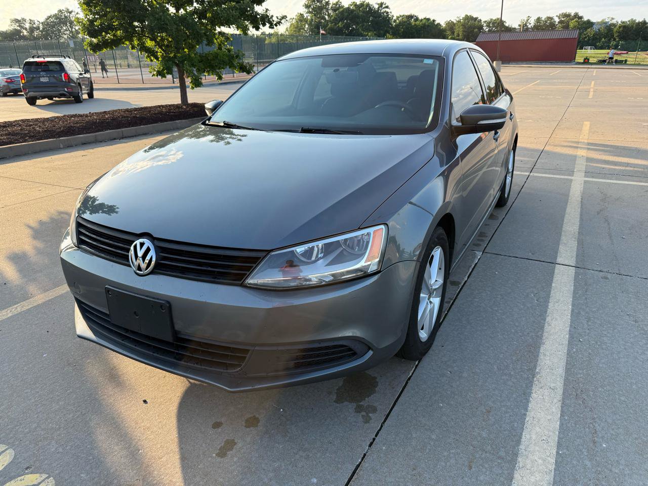 Used 2012 Volkswagen Jetta TDI FWD image 2