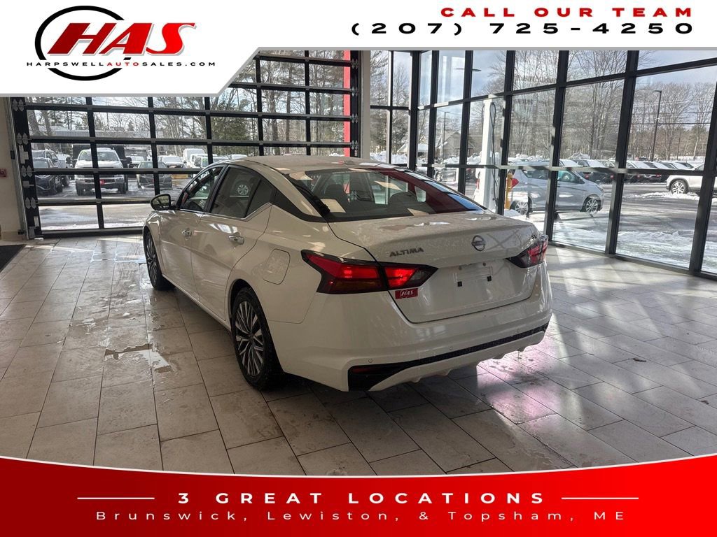 Used 2023 Nissan Altima 2.5 SV image 3