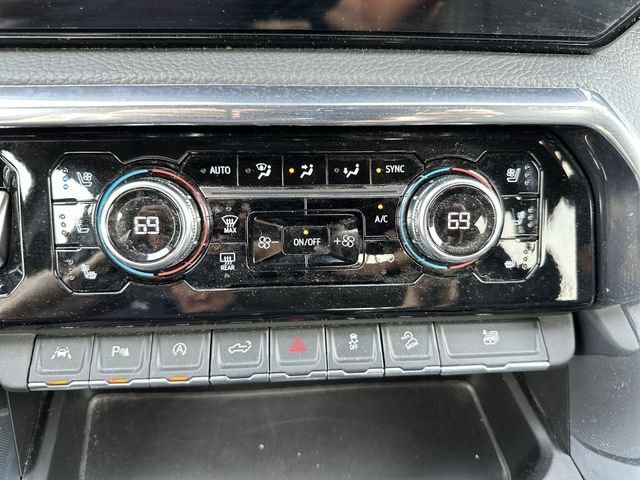 Used 2024 GMC Sierra 1500 Denali AWD/4WD image 18