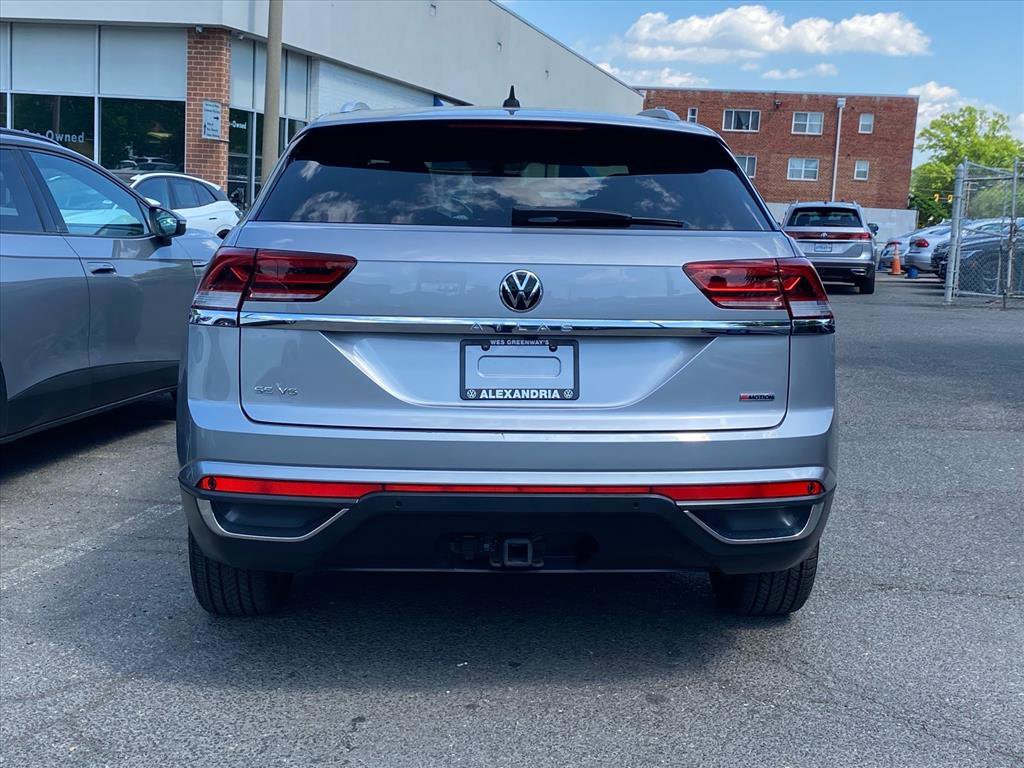 Used 2020 Volkswagen Atlas Cross Sport SE w/ Panoramic Sunroof Package image 4