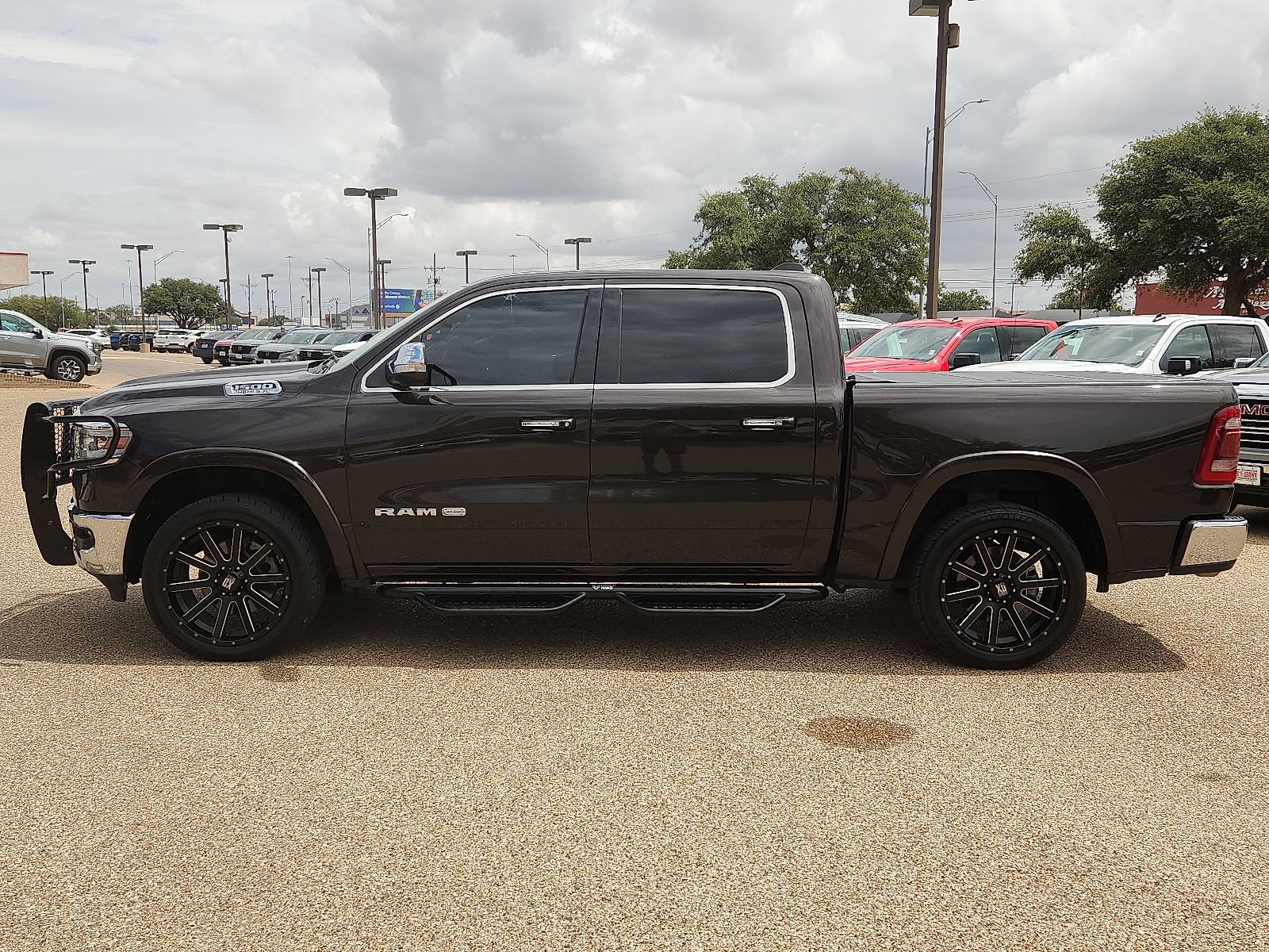 Used 2019 RAM 1500 Limited AWD/4WD image 2