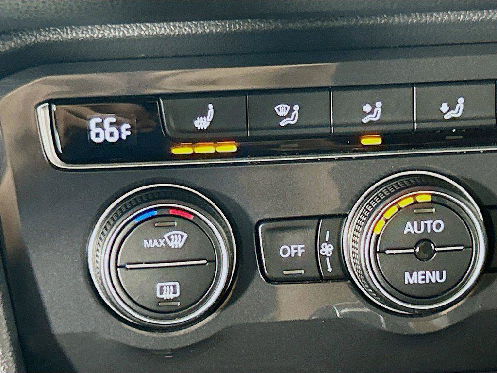 Used 2021 Volkswagen Tiguan SE AWD/4WD image 19