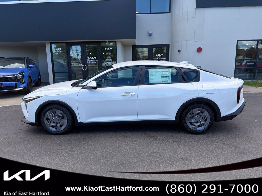 New 2026 Kia K4 FWD image 2