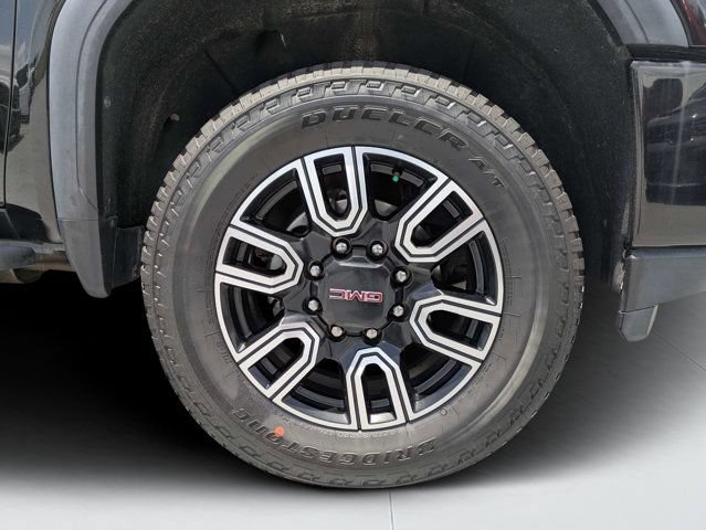 Used 2022 GMC Sierra 2500 AT4 w/ AT4 Premium Plus Package AWD/4WD image 10