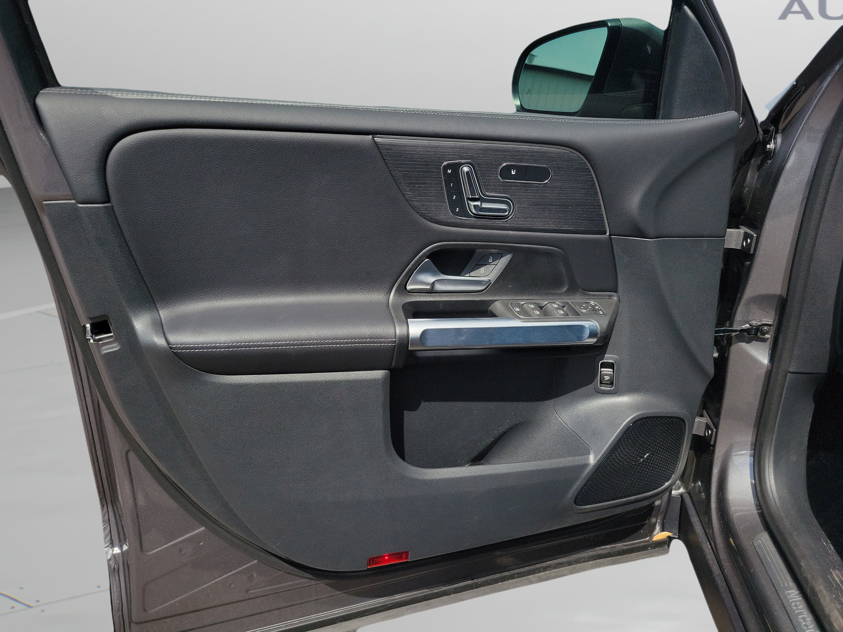Used 2026 Mercedes-Benz GLB 250 image 16