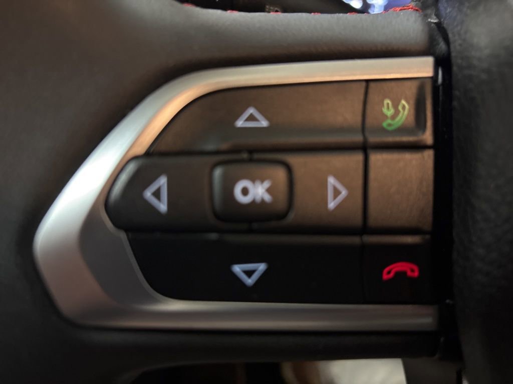 Used 2022 Jeep Compass Trailhawk image 20