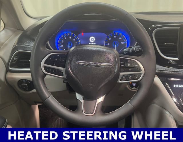 Used 2024 Chrysler Pacifica Limited FWD image 17