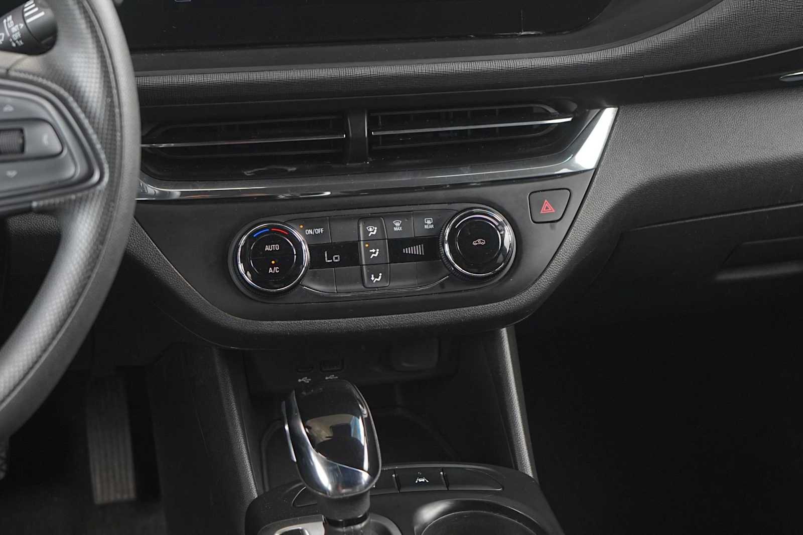 Used 2025 Buick Envista Preferred FWD image 21