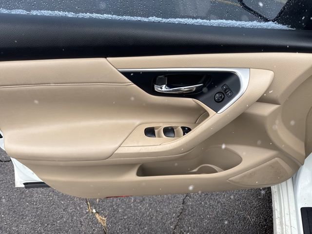 Used 2015 Nissan Altima 2.5 SV image 14