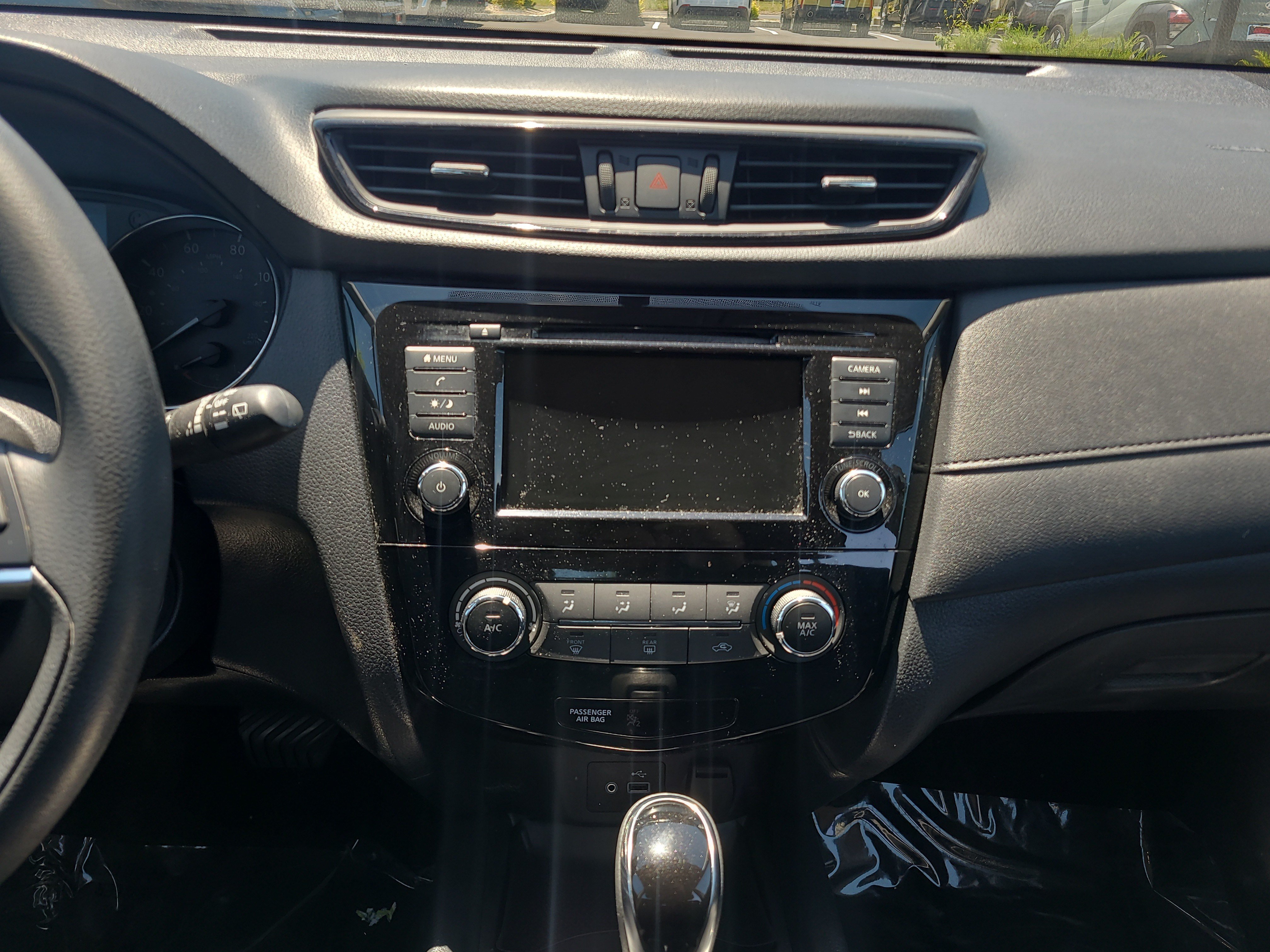 Used 2018 Nissan Rogue S AWD/4WD image 19