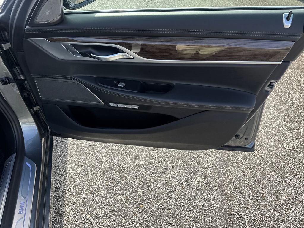 Used 2018 BMW 750i xDrive image 14