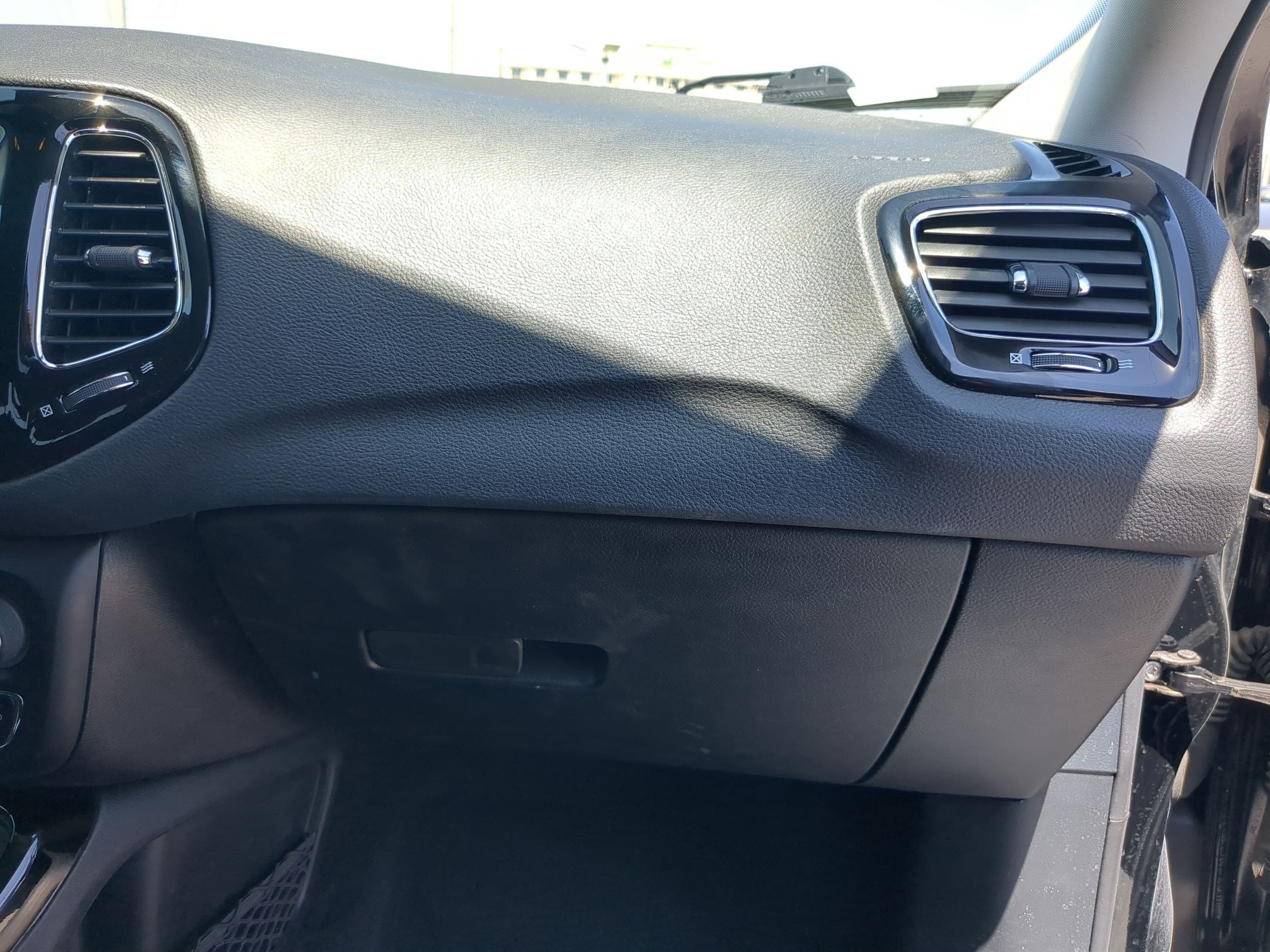 Used 2020 Jeep Compass Latitude AWD/4WD image 30