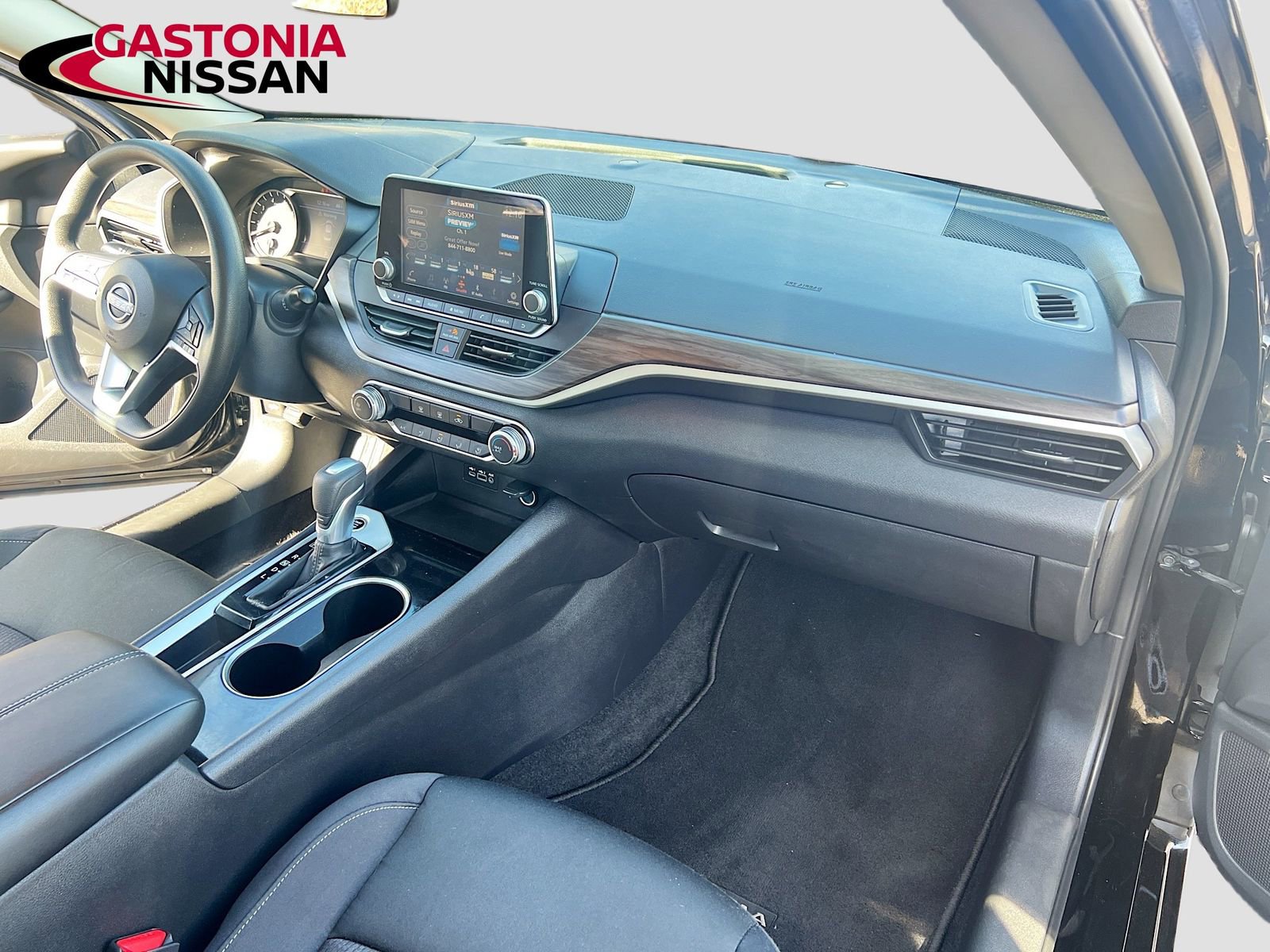 Used 2024 Nissan Altima 2.5 SV image 36