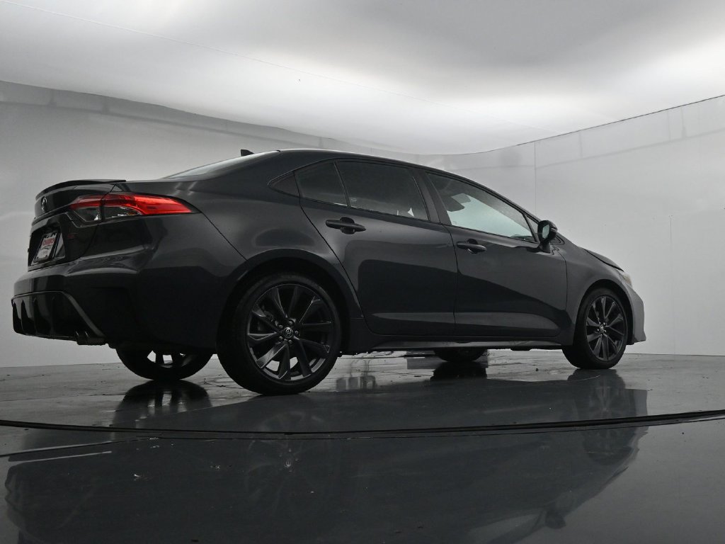 Used 2025 Toyota Corolla SE FWD image 37