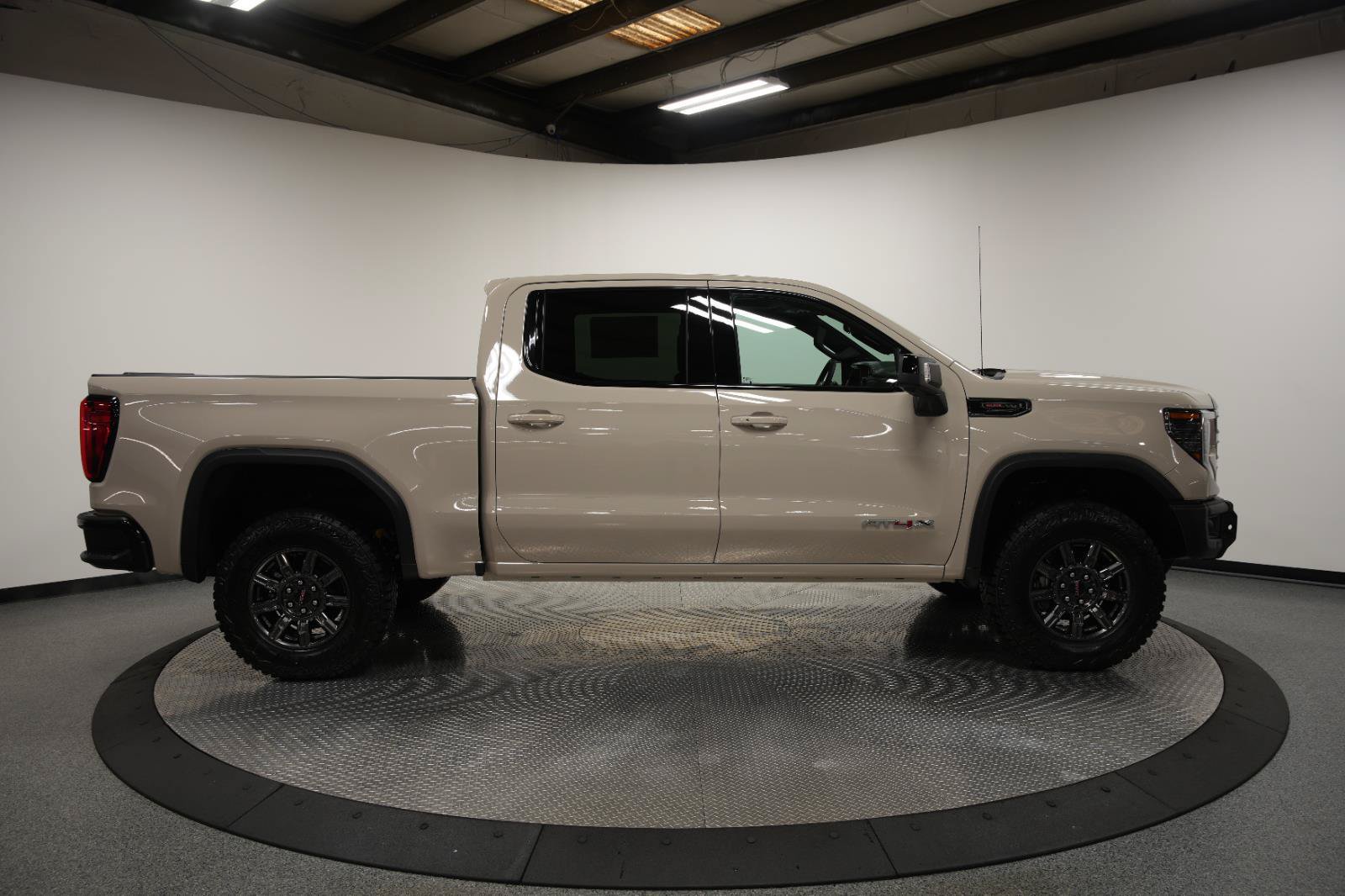 New 2026 GMC Sierra 1500 AT4X AWD/4WD image 9