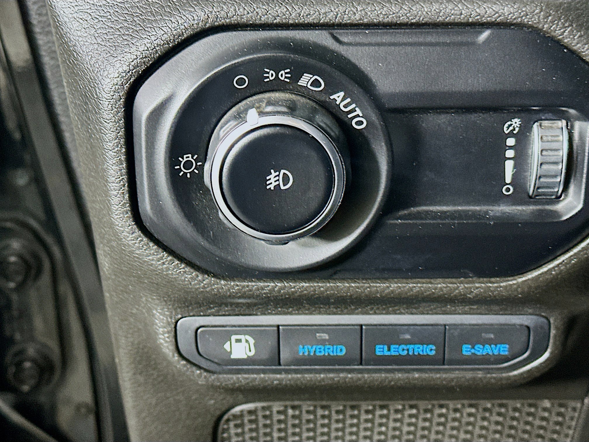 Used 2023 Jeep Wrangler Unlimited Rubicon 4xe w/ Steel Bumper Group image 16