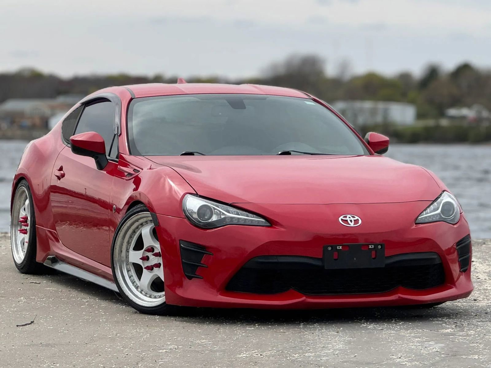 Used 2018 Toyota 86 RWD image 2