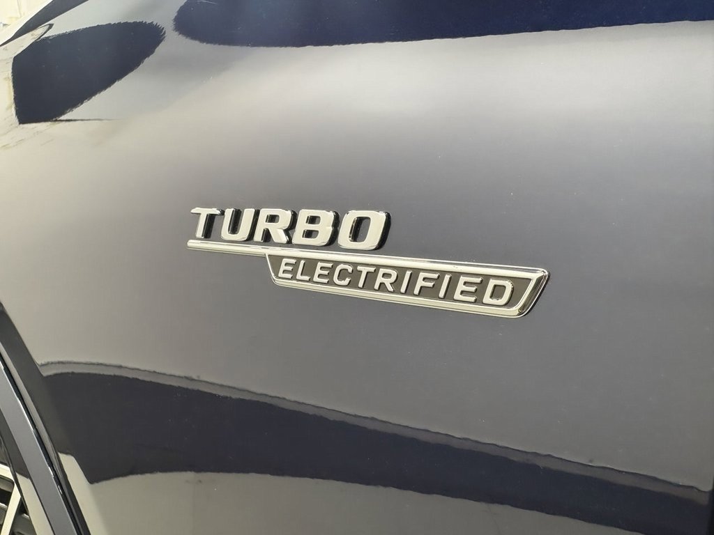 Used 2024 Mercedes-Benz GLC 43 AMG 4MATIC image 5