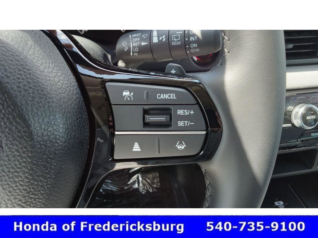 Certified 2025 Honda Pilot Touring image 15