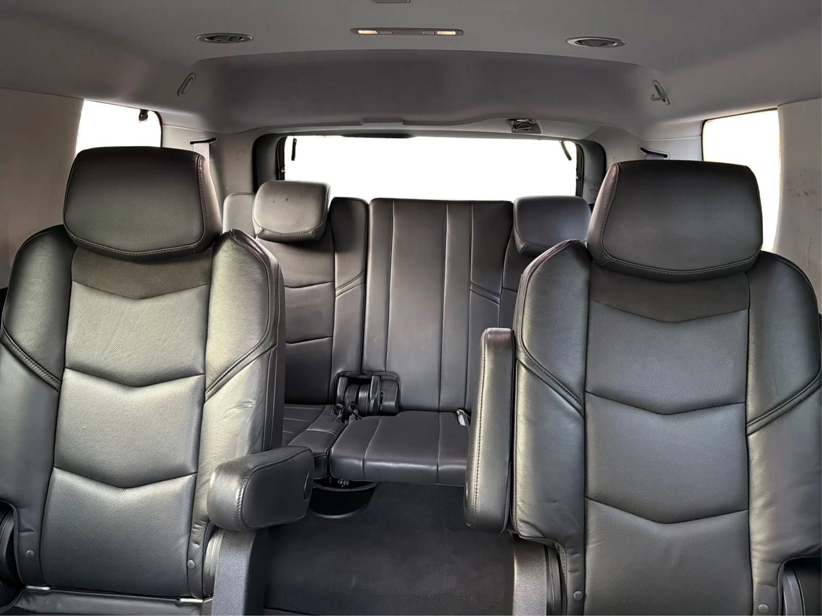 Used 2016 Cadillac Escalade Luxury image 15