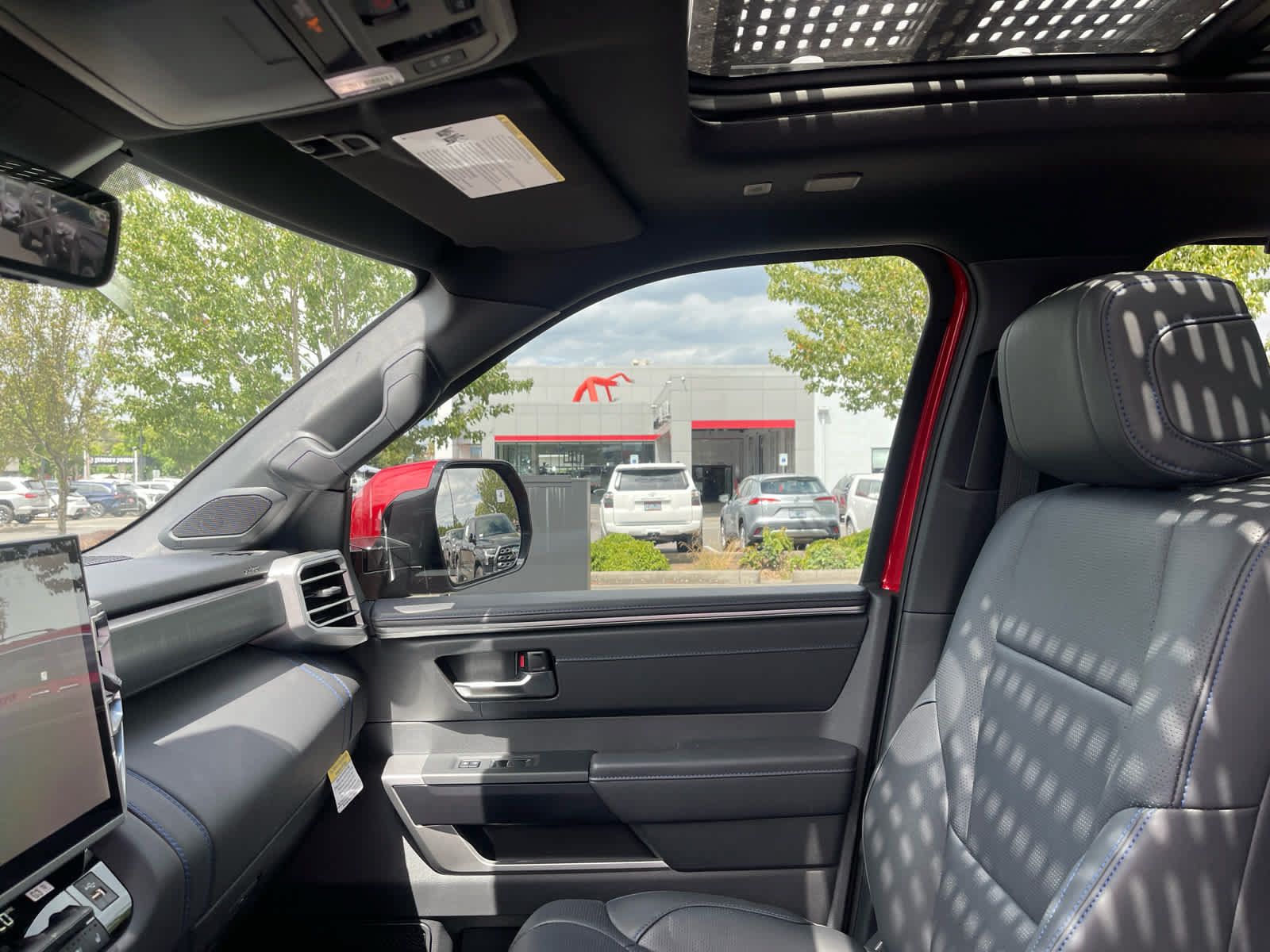 Certified 2025 Toyota Sequoia Platinum AWD/4WD image 40