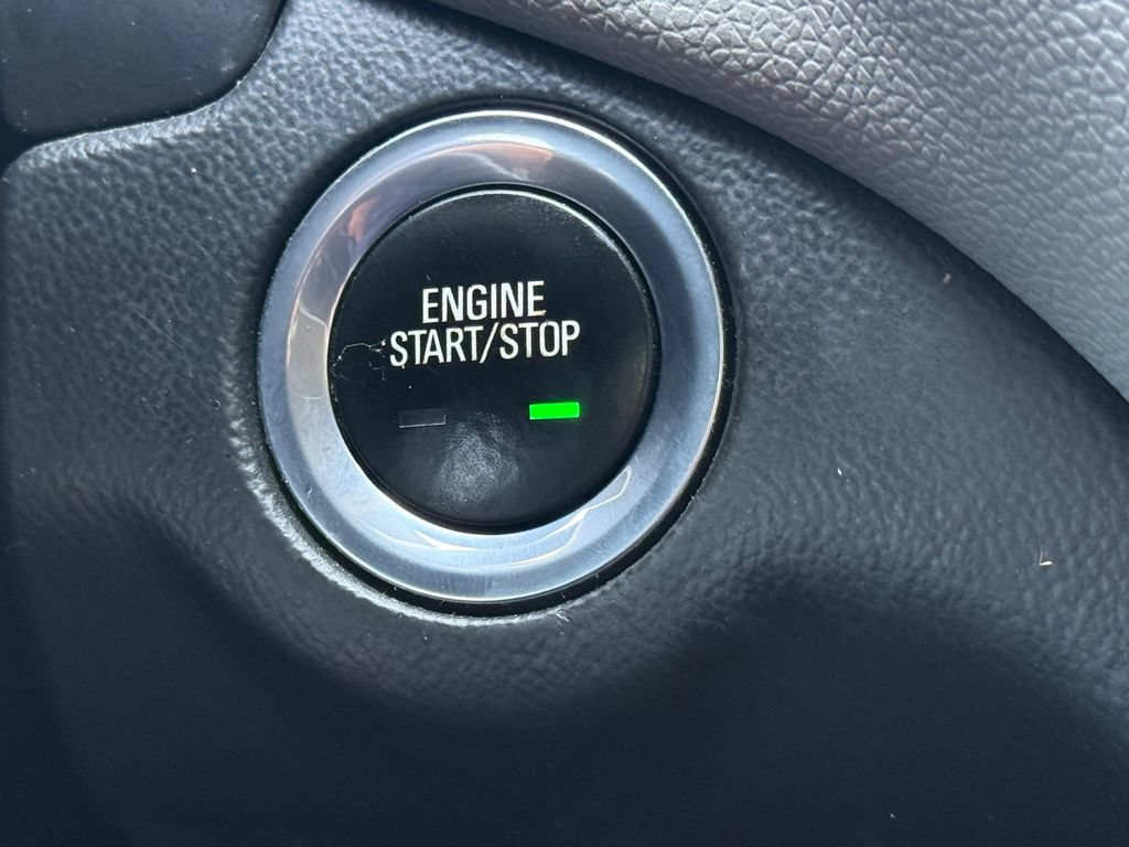 Used 2021 Chevrolet Equinox LS w/ LPO, Blackout Package FWD image 22