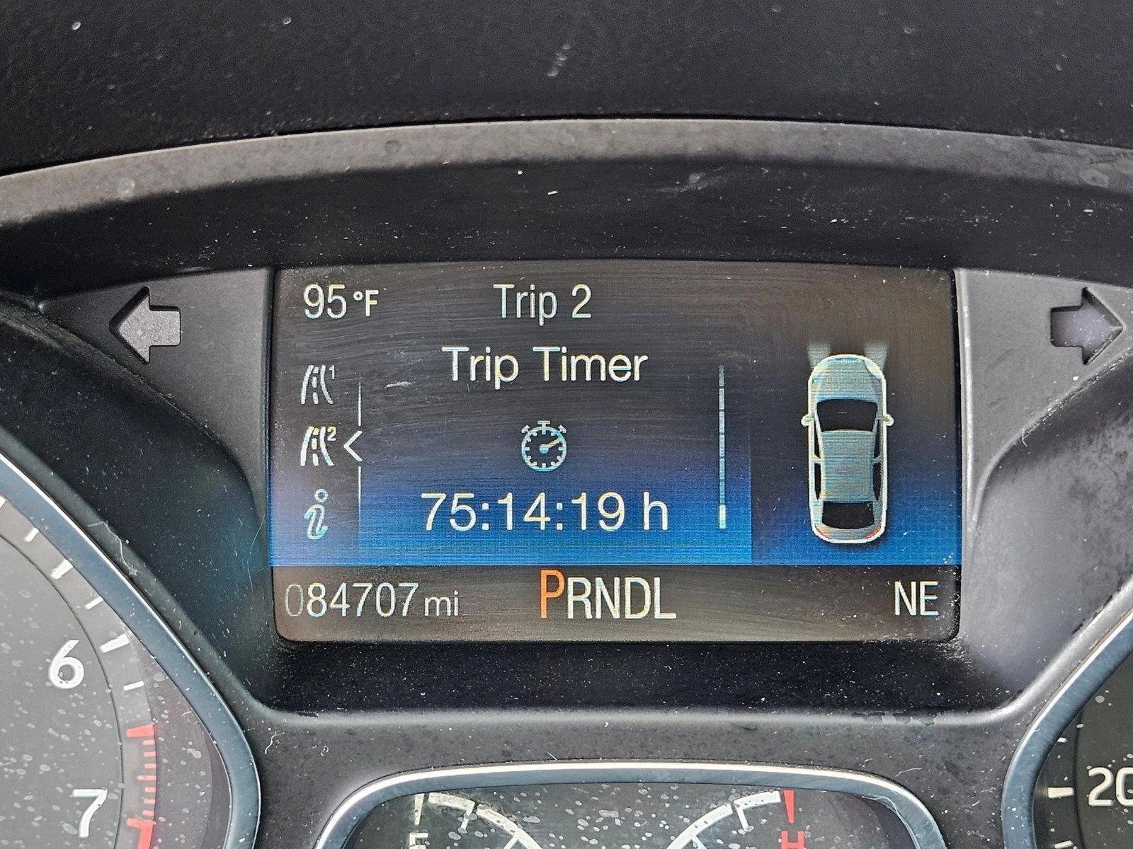 Used 2018 Ford Focus SE w/ Cold Weather Package FWD image 11