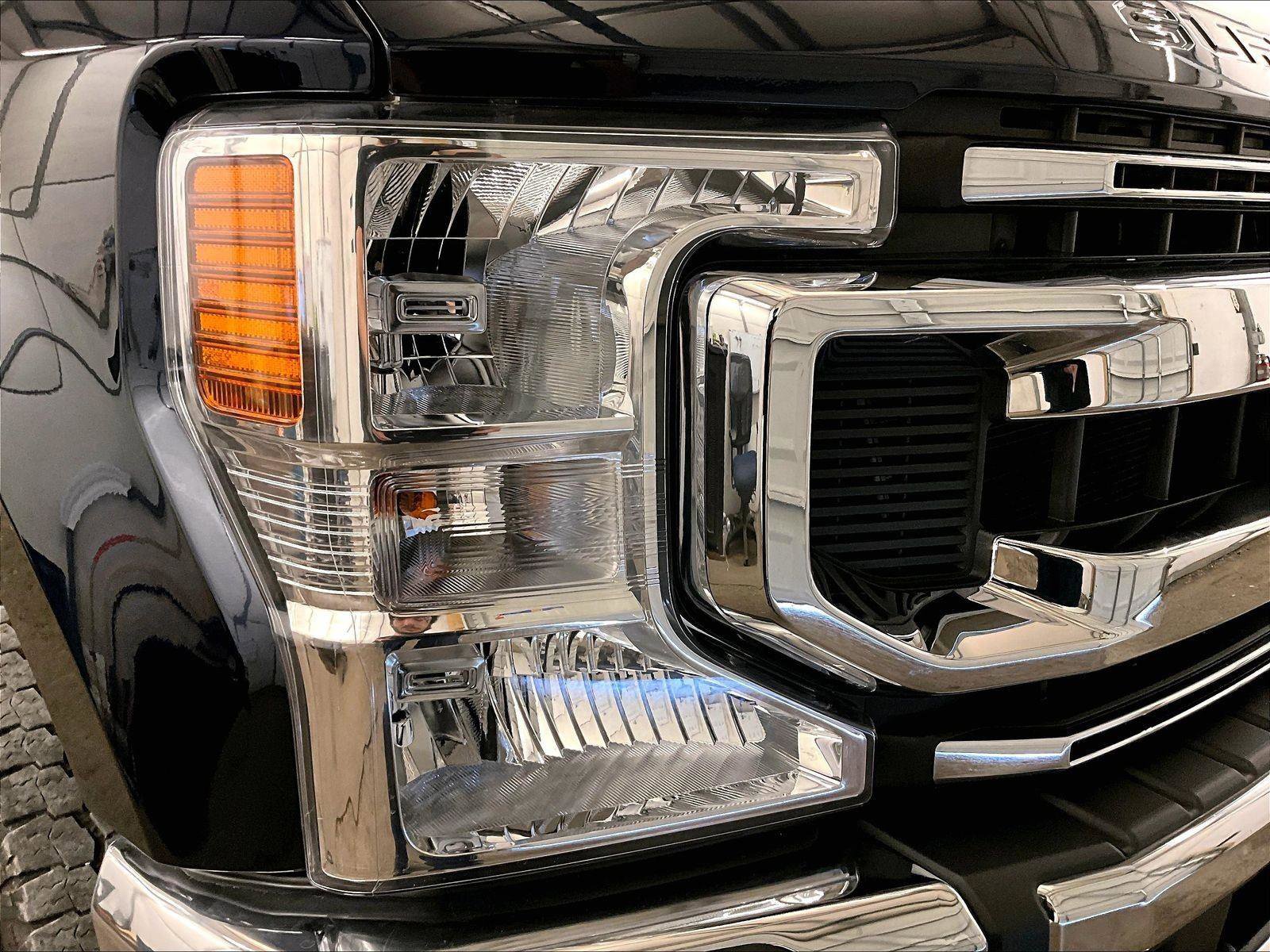 Used 2022 Ford F350 XLT w/ XLT Premium Package AWD/4WD image 27
