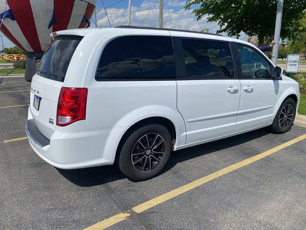 Used 2017 Dodge Grand Caravan GT FWD image 3