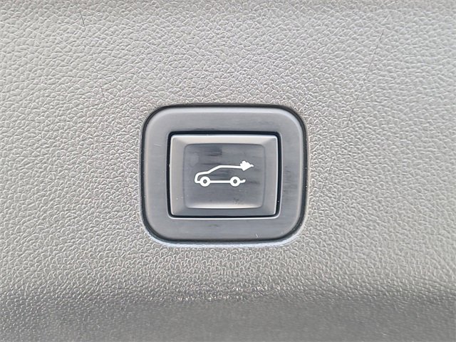 Used 2022 Chevrolet Tahoe LT w/ Luxury Package image 12