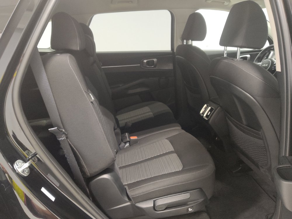 Used 2024 Kia Sorento LX FWD image 19