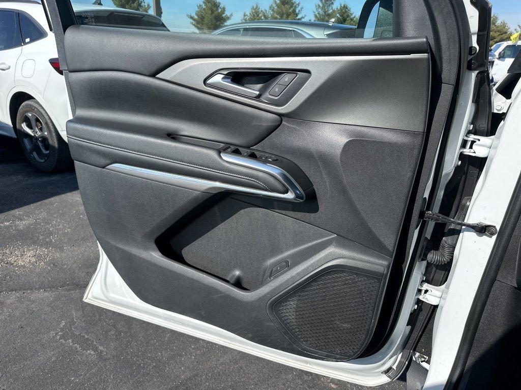Used 2024 Chevrolet Traverse LT image 21