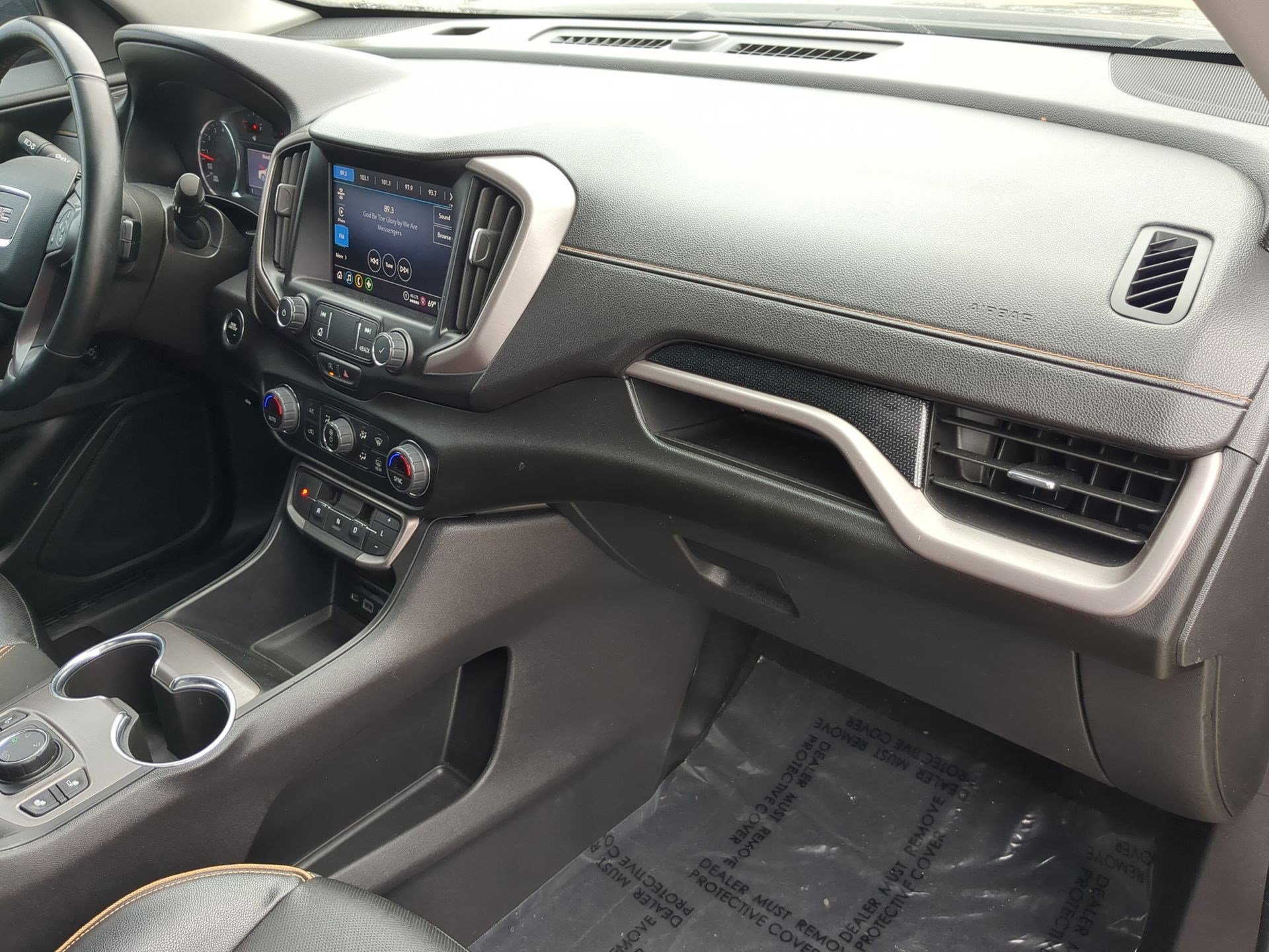 Used 2023 GMC Terrain AT4 image 31