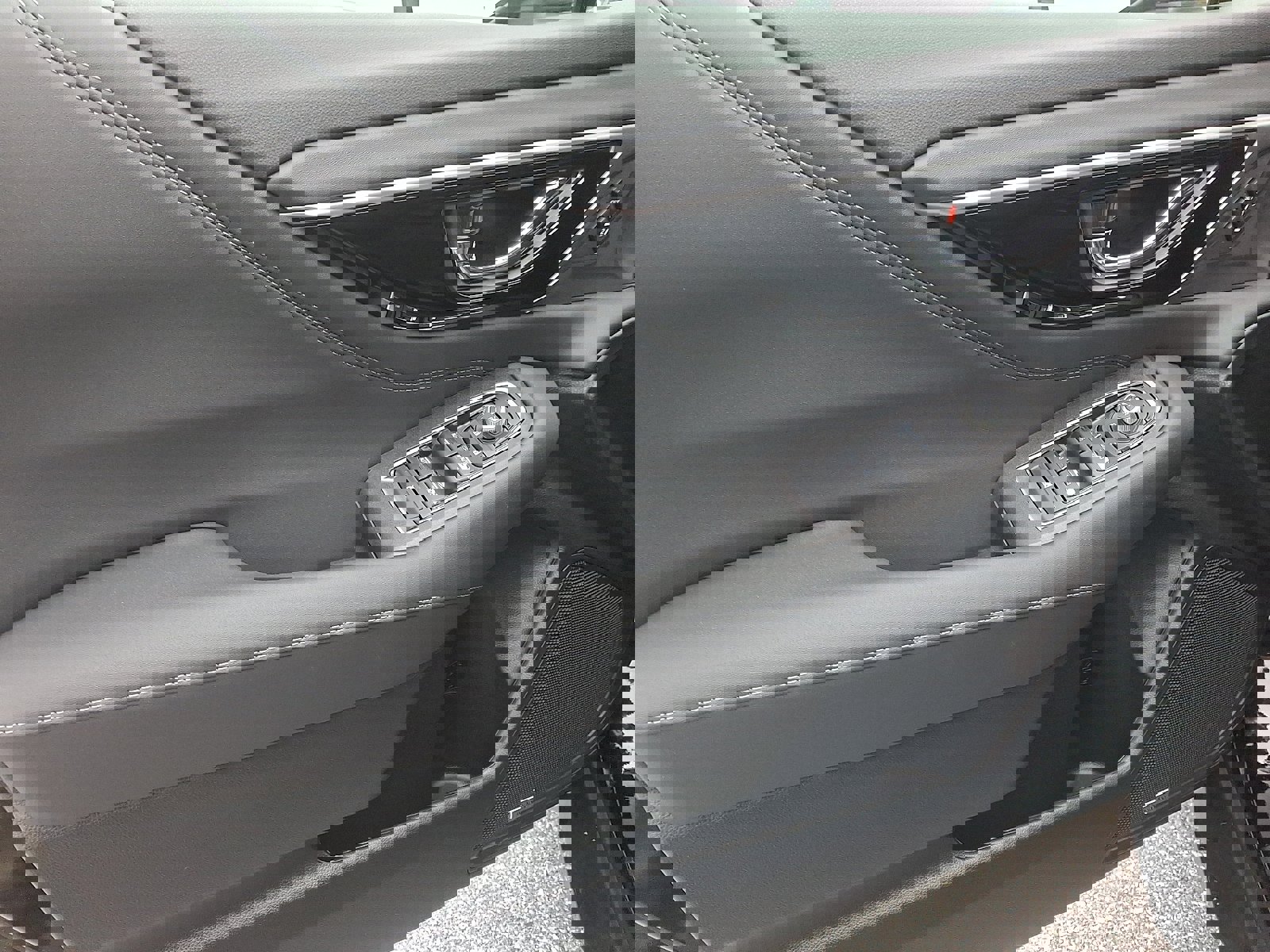 Certified 2025 Subaru Outback Limited AWD/4WD image 12