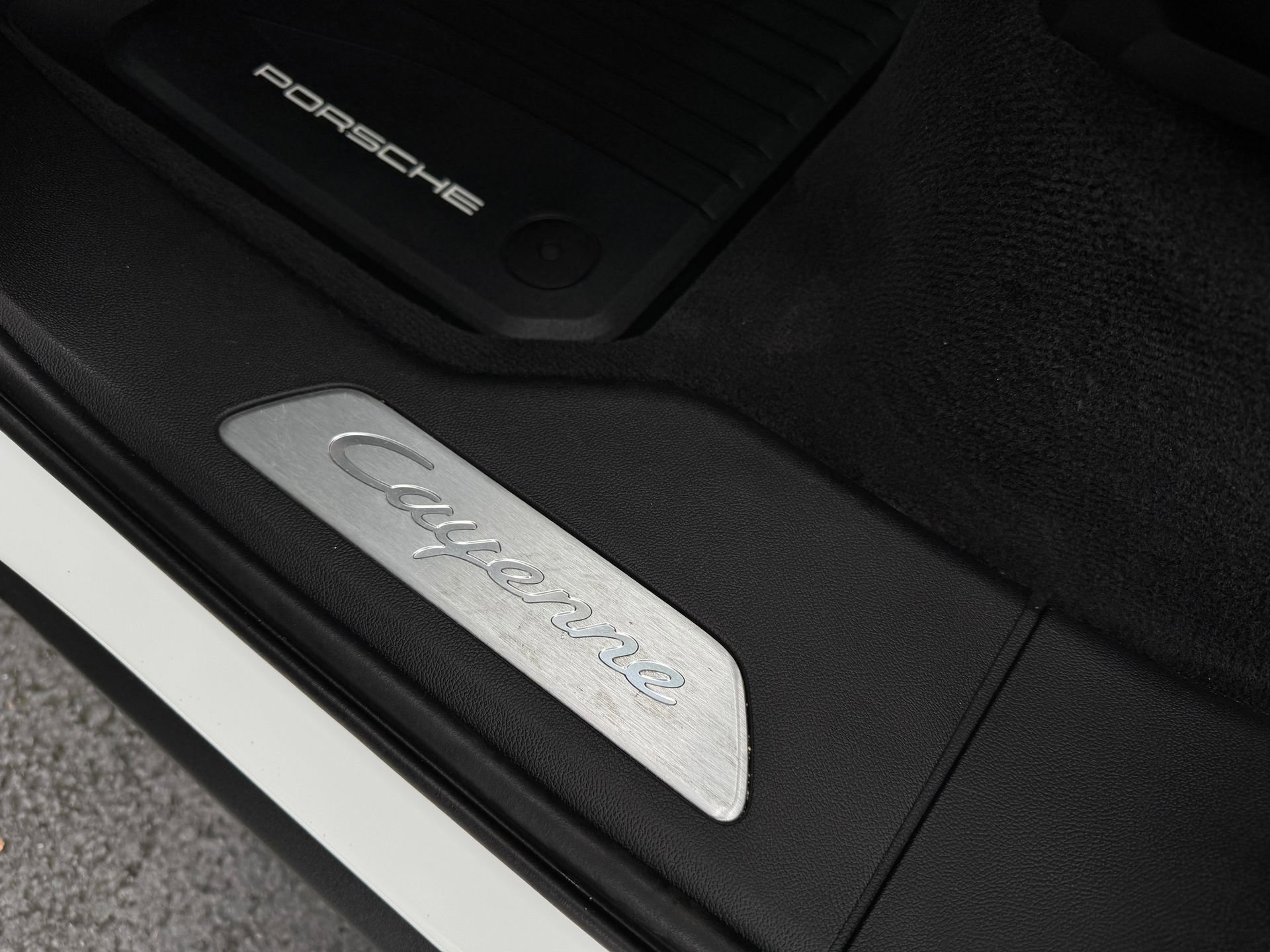 Used 2023 Porsche Cayenne Platinum Edition AWD/4WD image 25