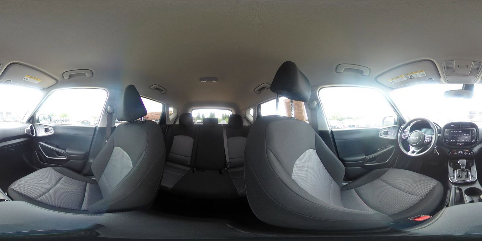 Used 2025 Kia Soul LX w/ LX Technology Package FWD image 40