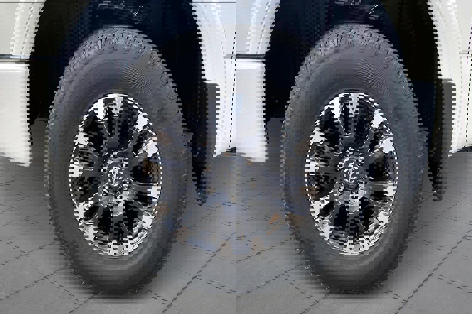 Used 2017 Nissan Titan PRO-4X image 11