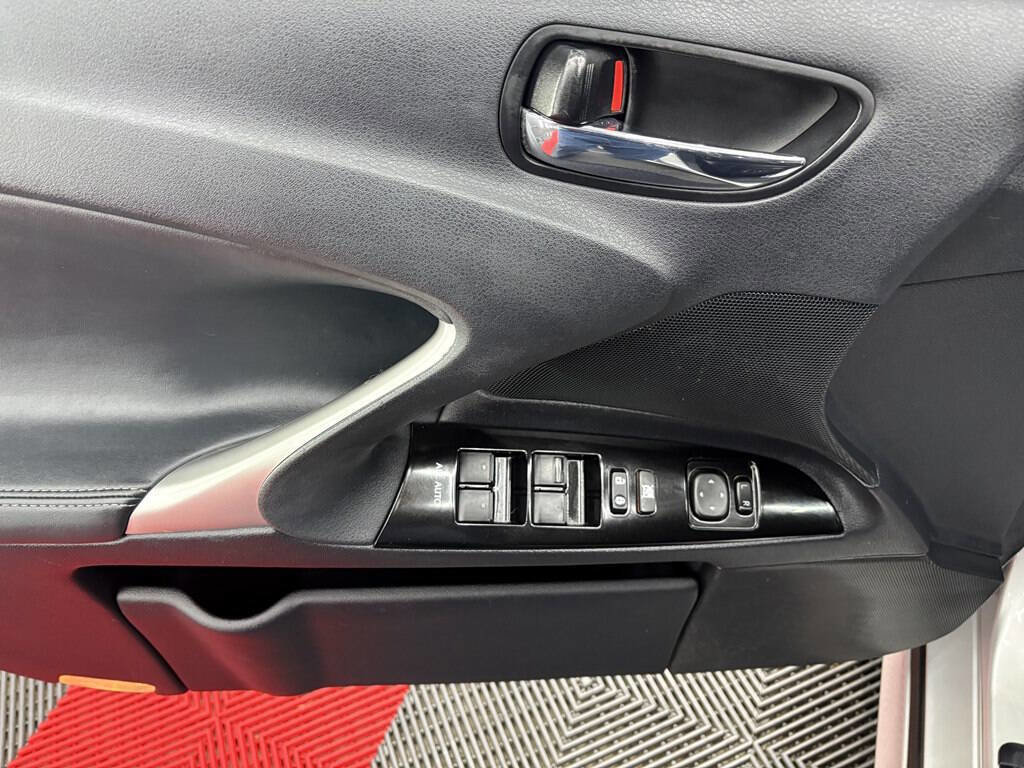 Used 2011 Lexus IS 250 AWD image 8