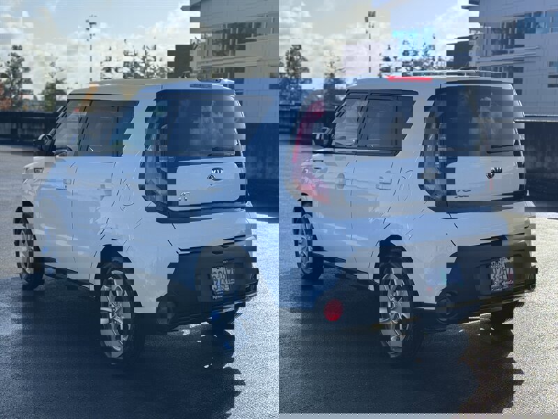 Used 2016 Kia Soul LX image 3