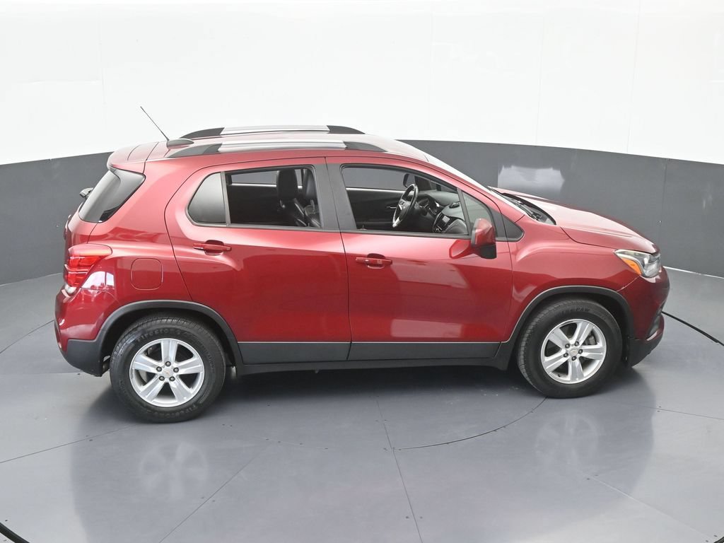 Used 2021 Chevrolet Trax LT w/ LT Convenience Package FWD image 49