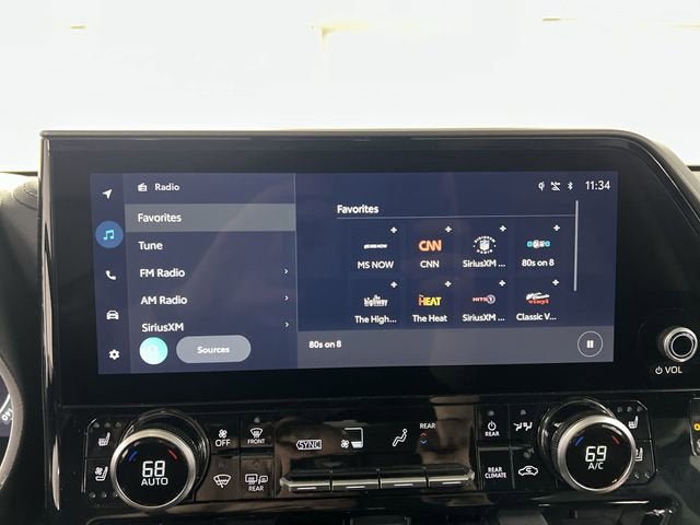 Used 2024 Toyota Highlander Limited image 13