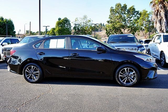 Used 2023 Kia Forte LXS FWD image 3