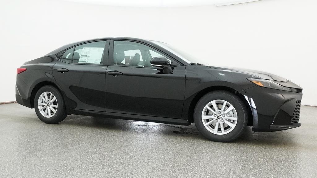 New 2026 Toyota Camry Hybrid FWD image 11