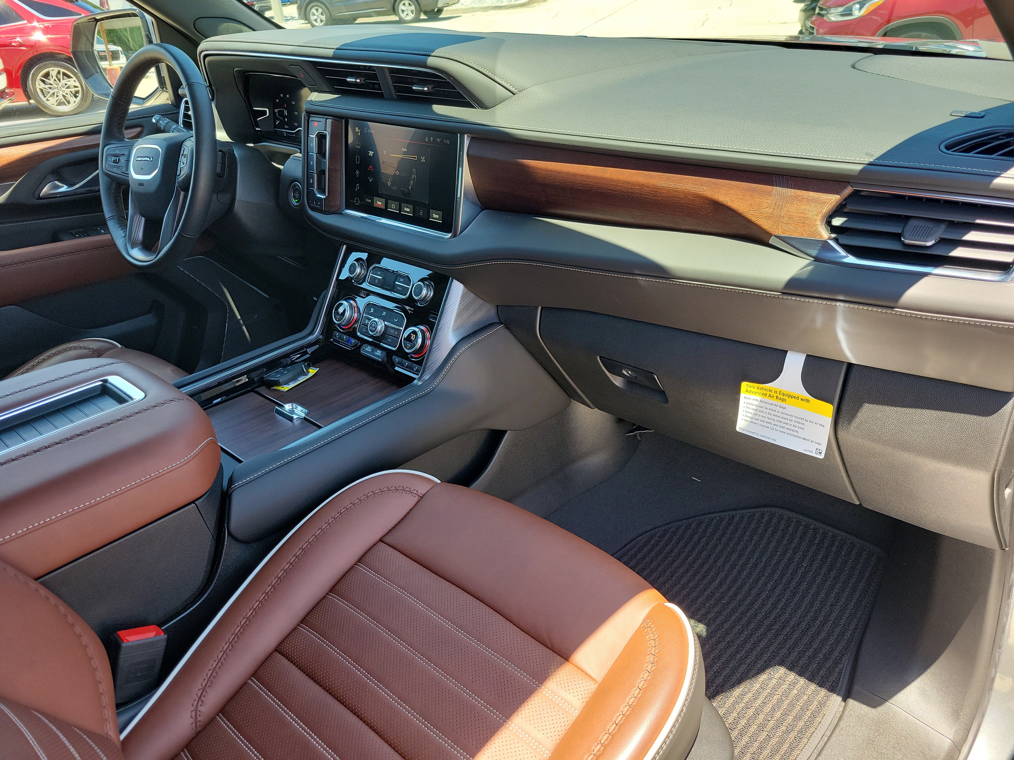 Used 2023 GMC Yukon Denali Ultimate AWD/4WD image 11